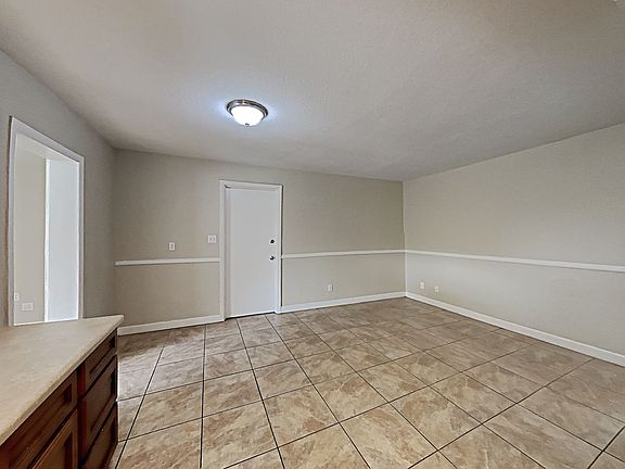 3rd image of 7137 W Claremont St