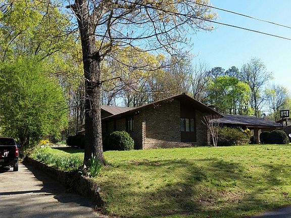 3rd image of 3705 Knollwood Dr