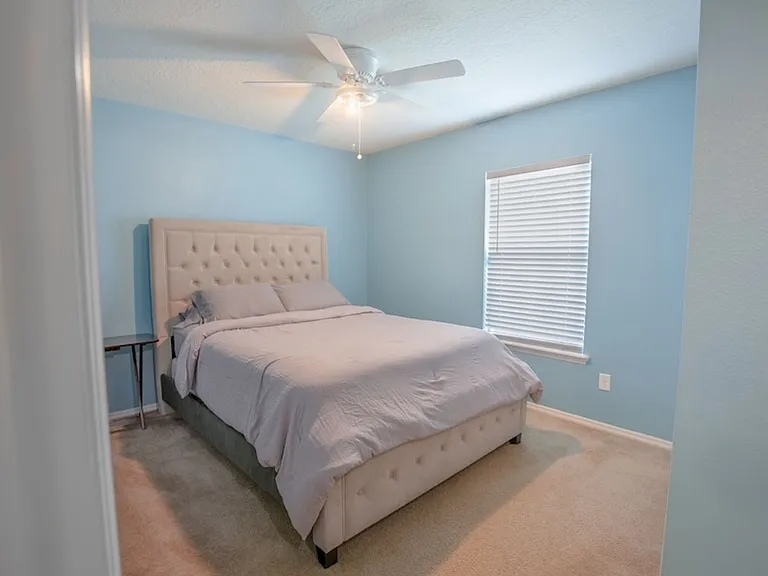 2527 Eisner Dr — Photo 3