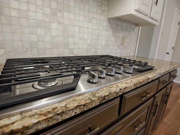 3rd image of 3601 Malinda Ln