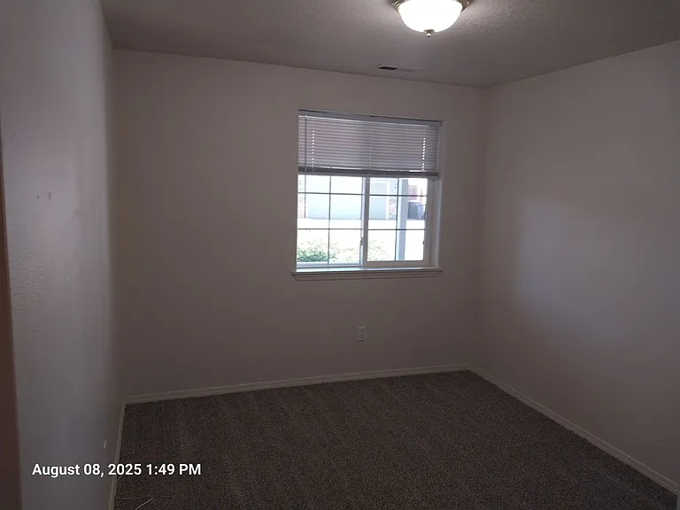 320 NW Country Ct — Photo 10