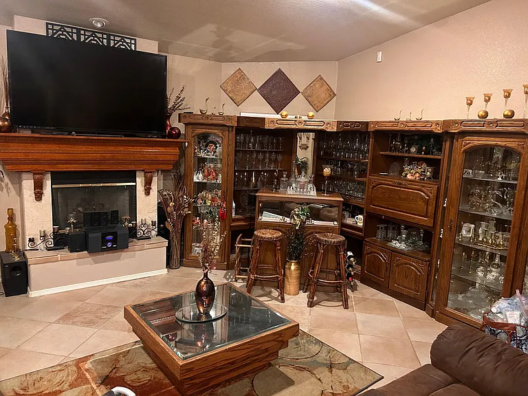 5400 Cypress Ct — Photo 9