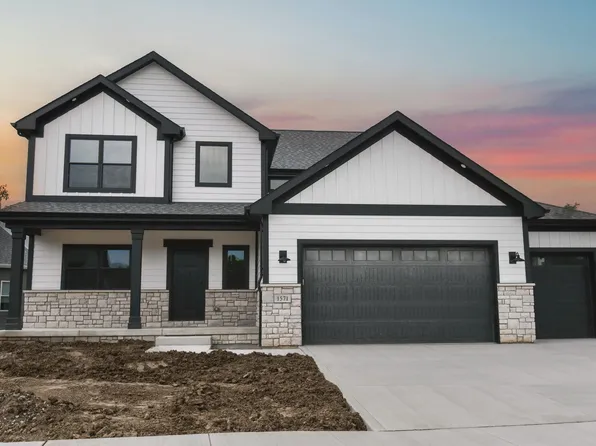 1571 Forest Ridge Dr, Valparaiso, IN 46385