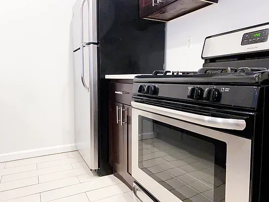 Rented by RealTegrity NY LLC | media 14