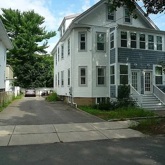 34 Oxford Ave #34 — Photo 1