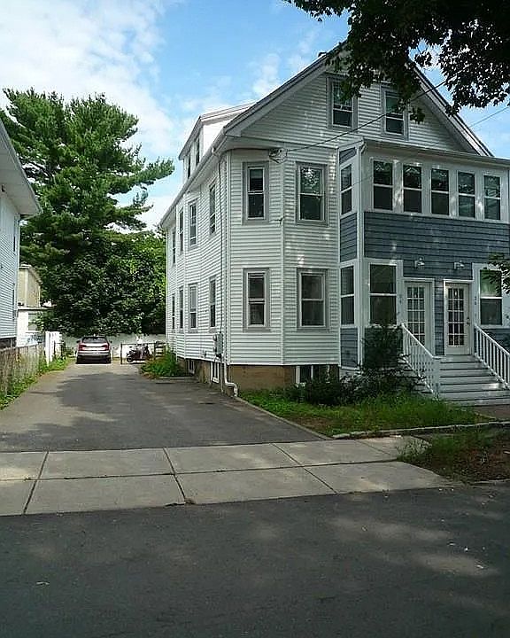 1st image of 34 Oxford Ave #34