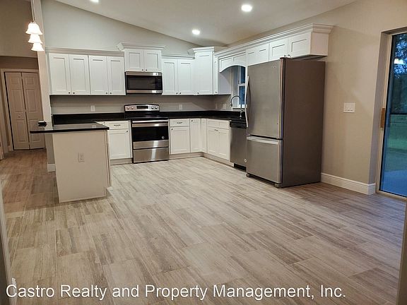 3rd image of 8903 N Amboy Dr