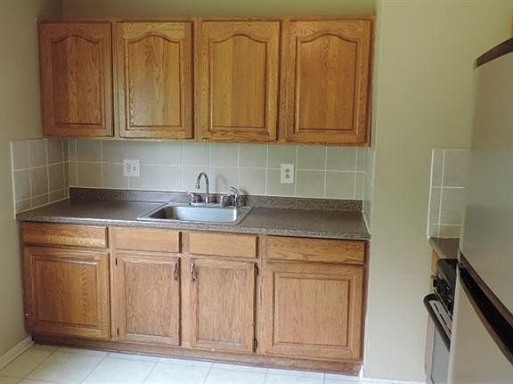 4th image of 2144 Champagne Dr