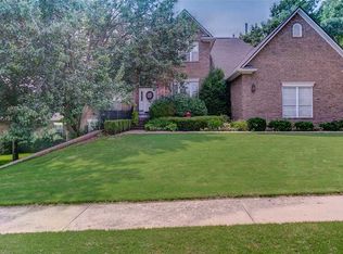 2827 N Charleston Xing, Fayetteville, AR 72703
