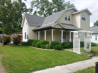403 Church St, Galatia, IL 62935