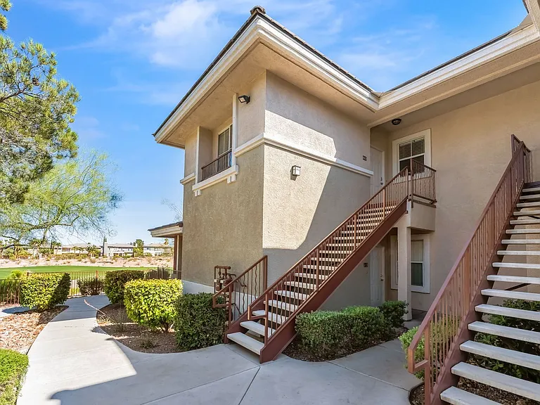 904 Duckhorn Ct #204 — Photo 4