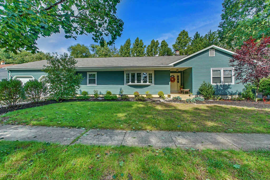 7 McFadden Dr photo 1