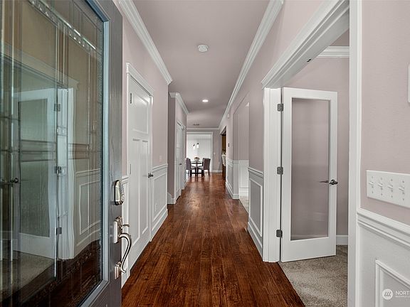 4th image of 3944 19th Avenue NE