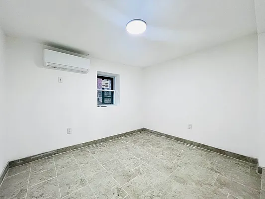 Rented by EXR | media 15