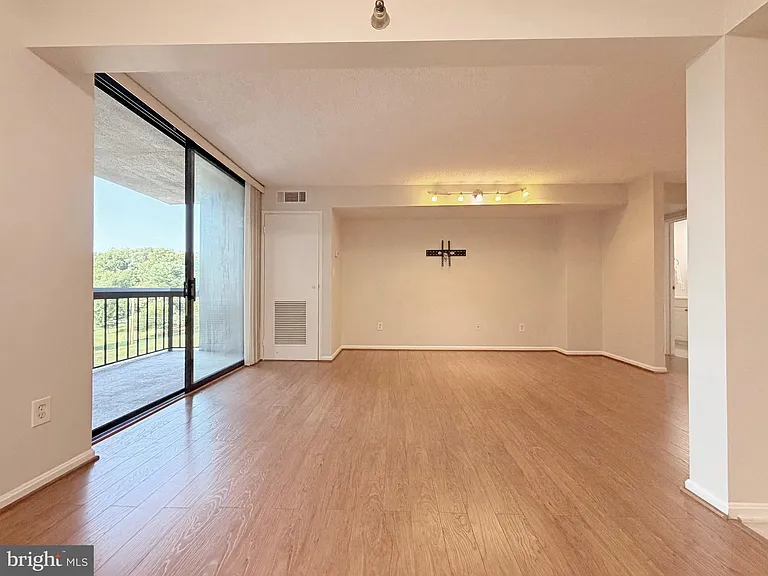 7401 Westlake Ter #610 — Photo 10