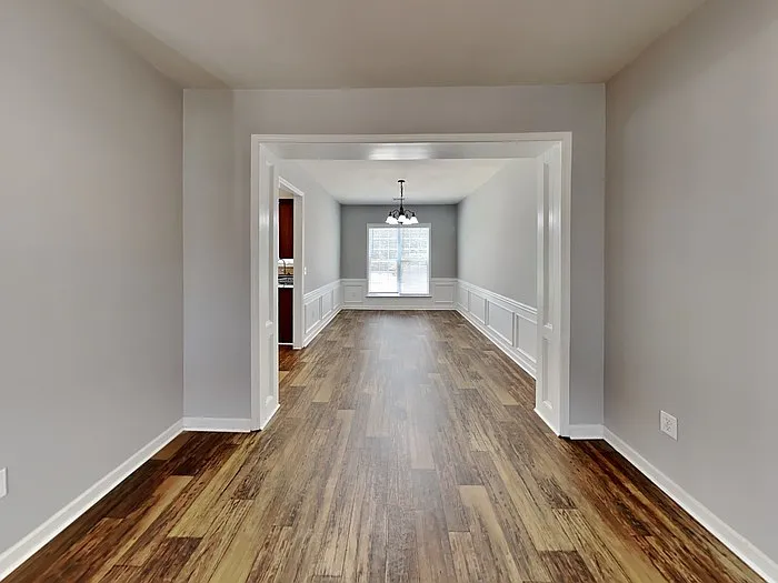 755 Earlham Dr — Photo 3
