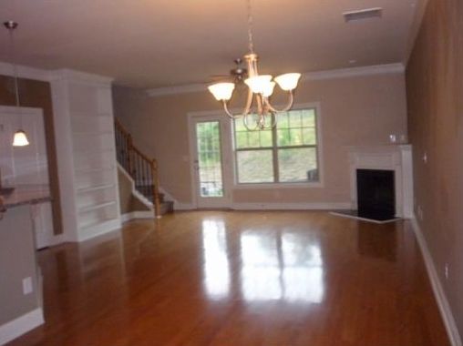 3rd image of 208 Bobbie Way