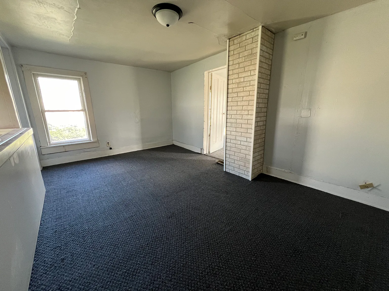 2 bed, 1009 sqft, $1,025 — Photo 3