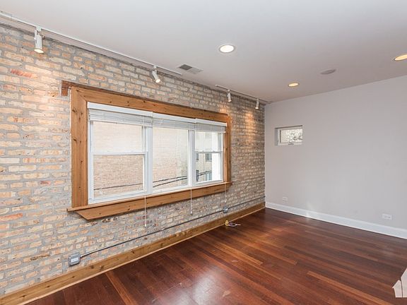 3rd image of 6922 N Greenview Ave #3