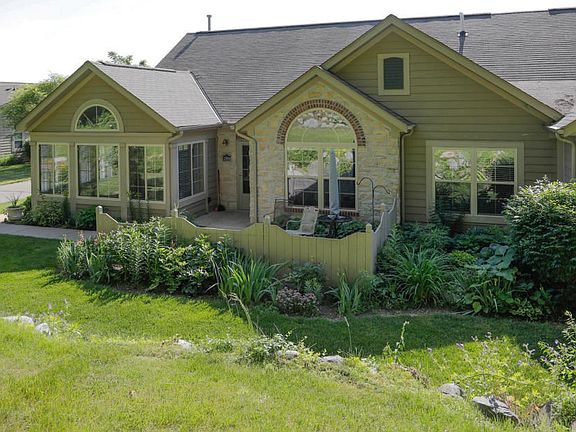 2701 Bluestone Cir-102