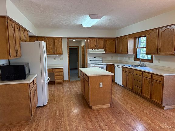 3rd image of 125 Blair House Pl