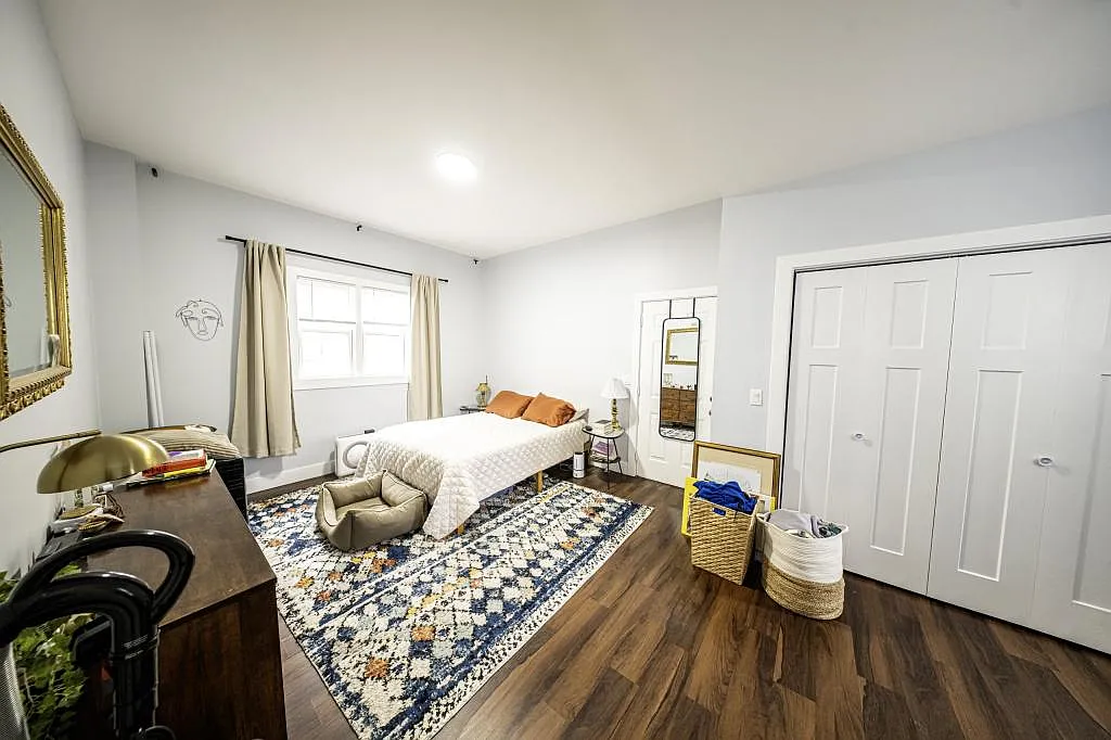930 N Richmond St 1R — Photo 4