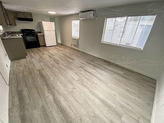 3rd image of 1030 Mildred St #15