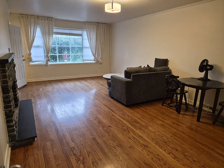 14644 Bayside Ave #1 — Photo 3
