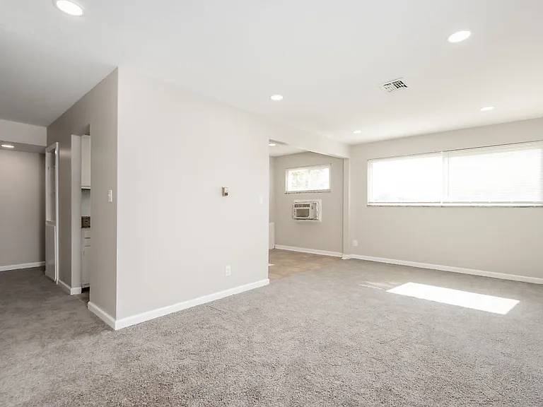 3656 Seabrook Ave — Photo 10