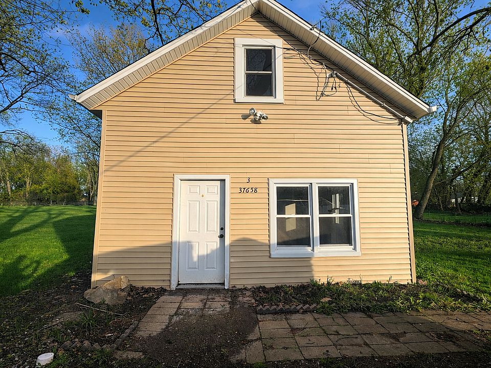 1st image of 37658 Lakeshore Blvd #3