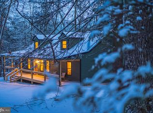 35 Twin Oaks Ln, Mount Lookout, WV 26678