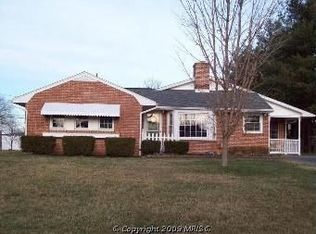 850 E Brandon Dr, Chambersburg, PA 17201