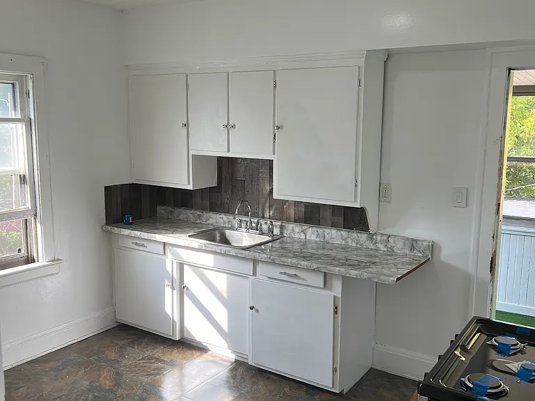 12209 Corlett Ave #4 — Photo 2