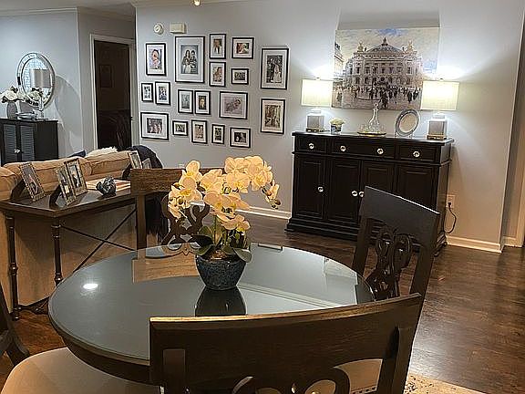 5th image of 553 Versailles Blvd APT D