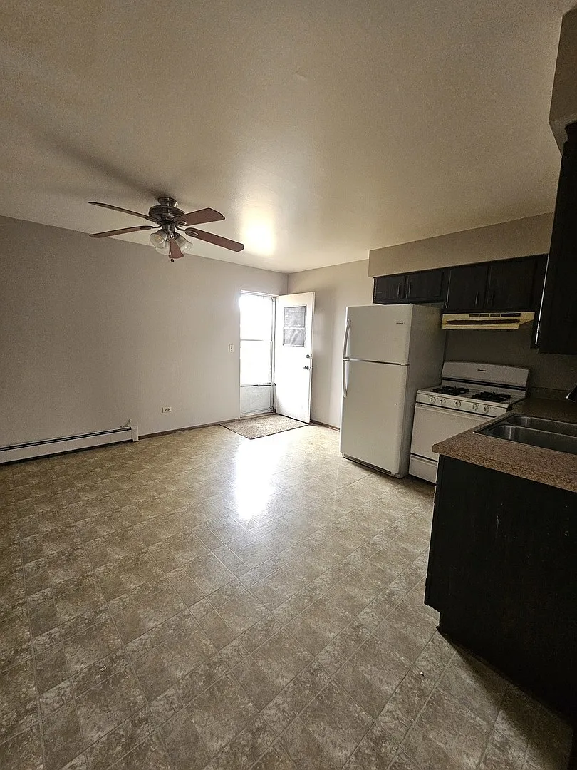 1 bed, 750 sqft, $1,450 — Photo 3