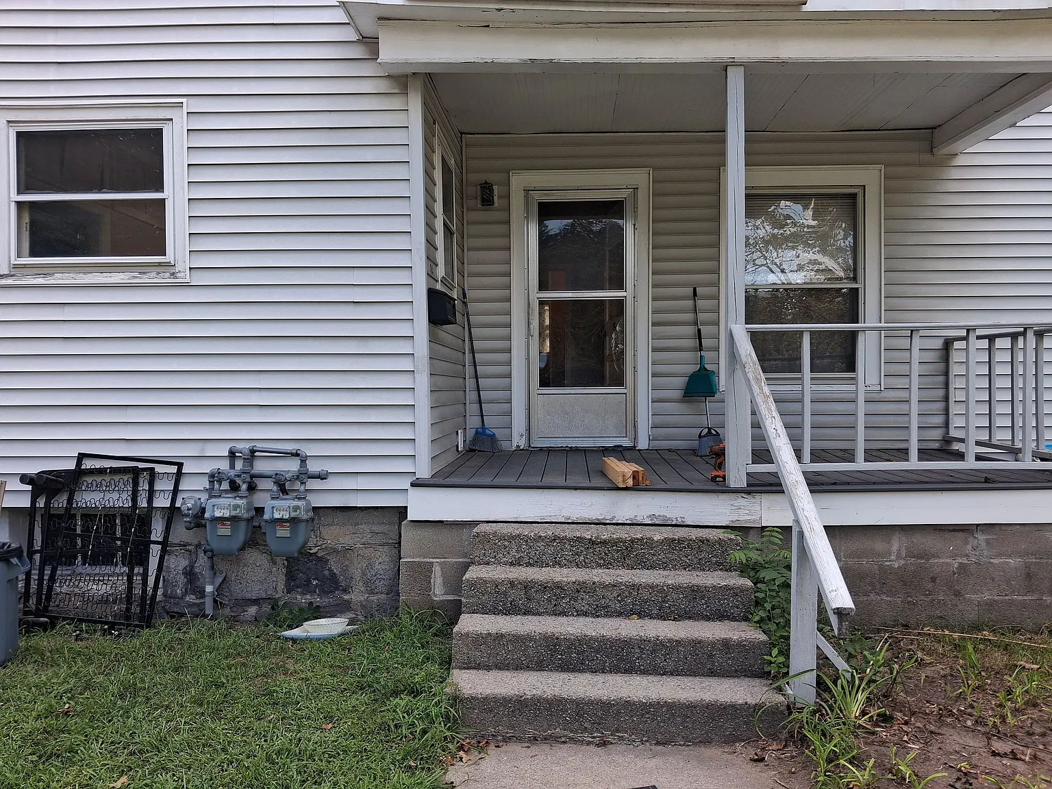 3 bed, 1100 sqft, $1,500 — Photo 2