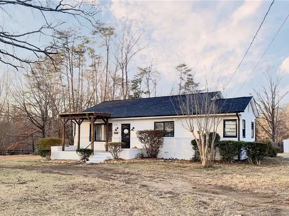 1231 2nd St, Eden, NC 27288