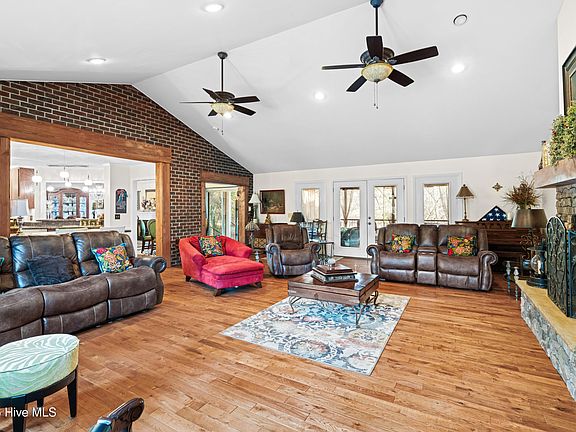 2nd image of 335 Sprunt Drive