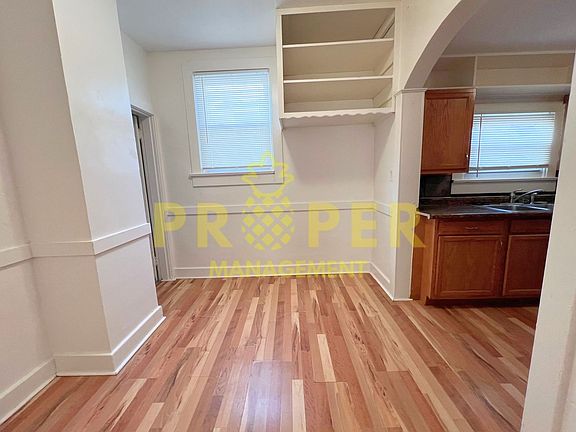 5th image of 217 Sandhurst Dr
