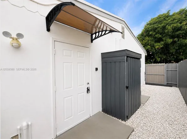 330 NW 56th Ave #2, Miami, FL 33126
