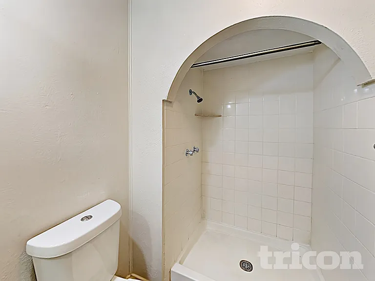 2725 Branch Oaks Dr — Photo 10