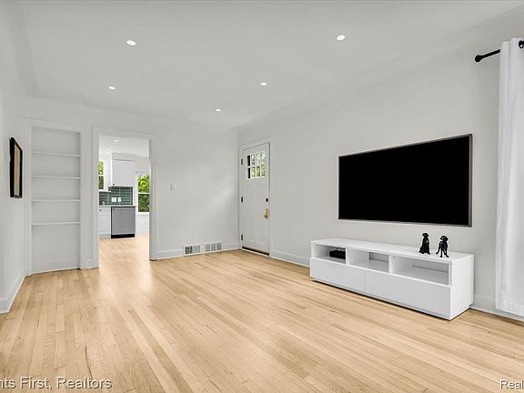 5th image of 1464 Annabelle St