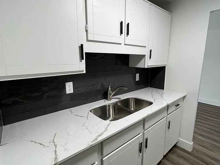294 Saulsbury St — Photo 7