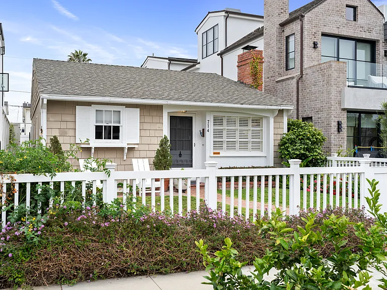 714 Heliotrope Ave — Photo 2