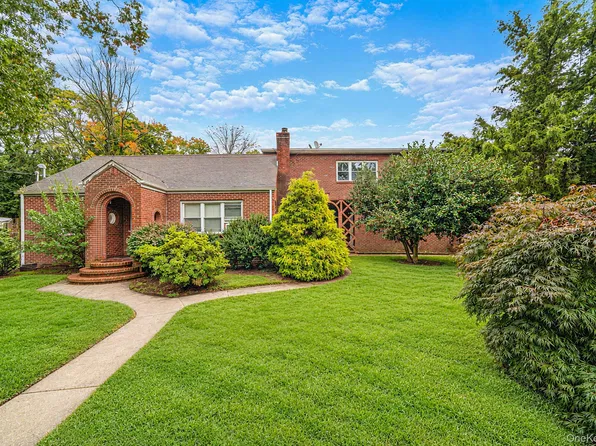 2400 New York Ave, Huntington Station, NY 11746