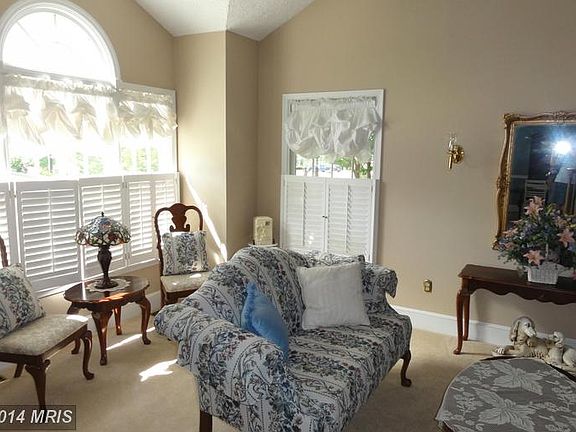 3rd image of 205 Old English Oak Ct