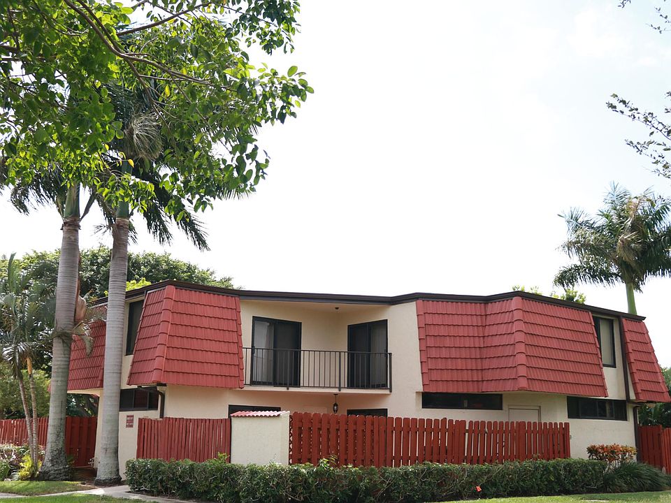 1st image of 3679 Victoria Dr