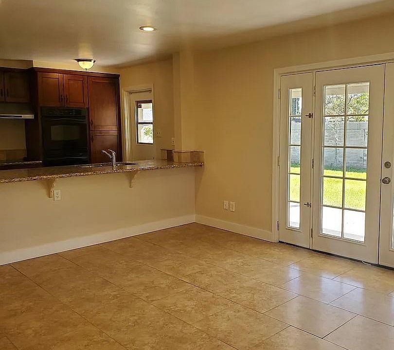 1st image of 221 E Cairo Dr