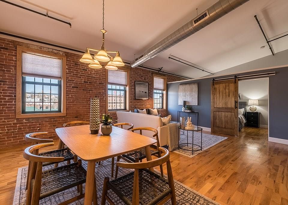 1st image of 75 Eagle St Suite 3C