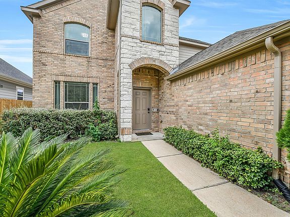 3rd image of 3822 Saint Simon Manor Dr